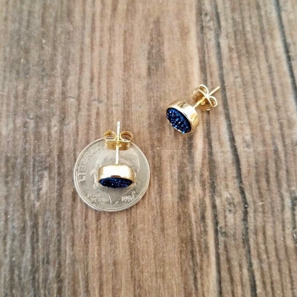 🆕 24K Gold Dainty Blue Drusy Stud Earrings - Picture 4 of 5